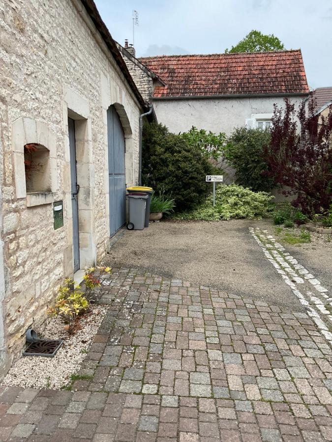 Logis Du Faubourg Petite Maison De Charme, Tranquille, Calme Et Lumineuse Val-de-Mercy المظهر الخارجي الصورة